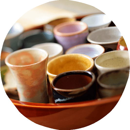 地酒はお好みのお猪口でどうぞ